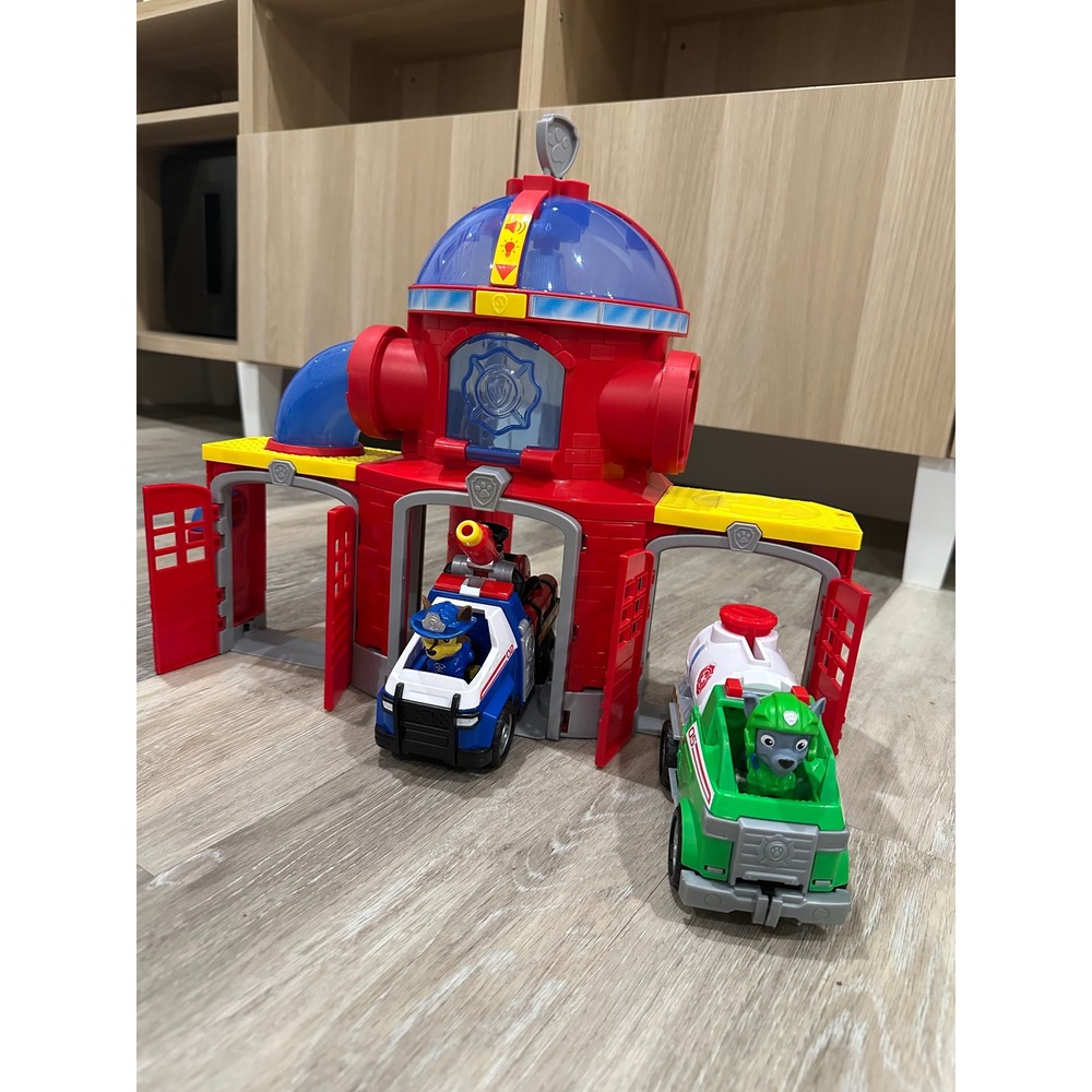 Paw Patrol Ultimate Fire Truck Station Playset Chase Rocky Vehicles Toy